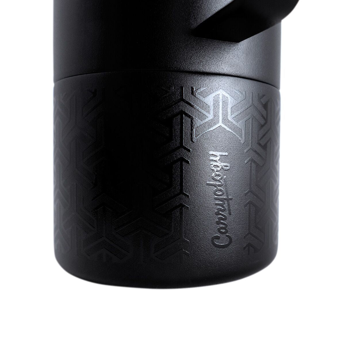 miir-x-carryology-tomo-f7 WebPDP-MiiR_x_Carryology_Tomo_Studio_Closeup__TOM1SV33402_12.10.25.jpg
